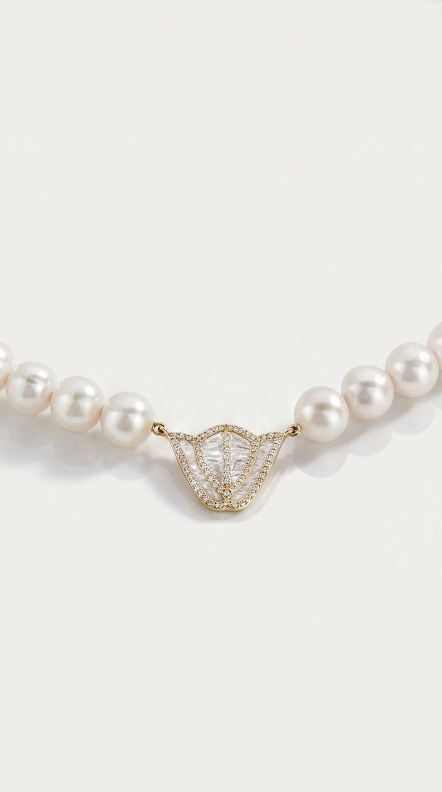 Hikayati Pearl Diamond Choker