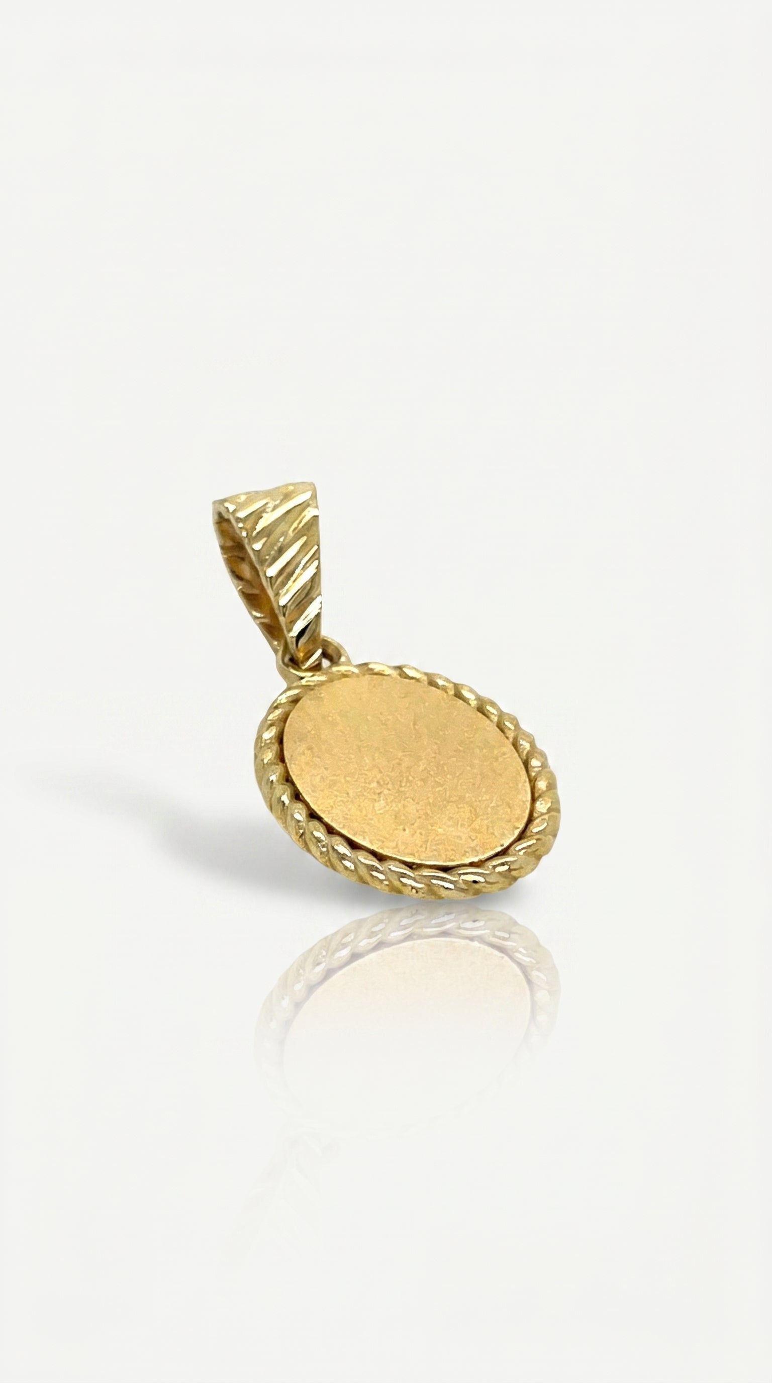 Vintage Oval Pendant