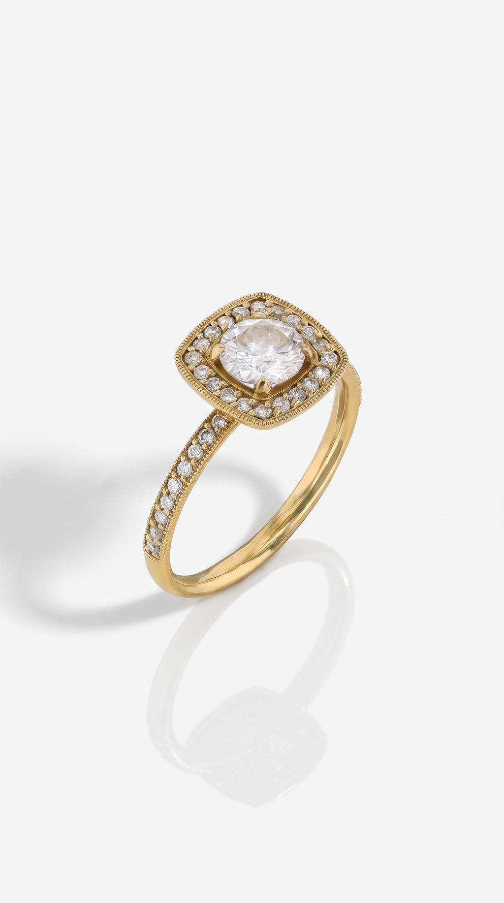 Nada Vintage Round Solitaire