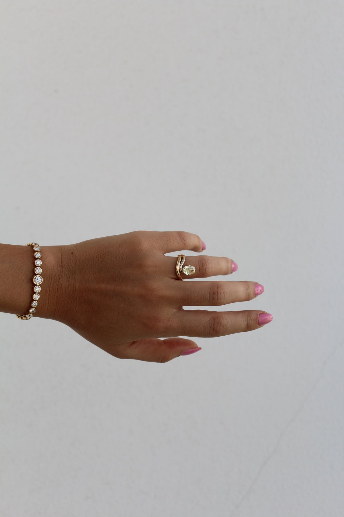 Jolie Fancy Oval Solitaire
