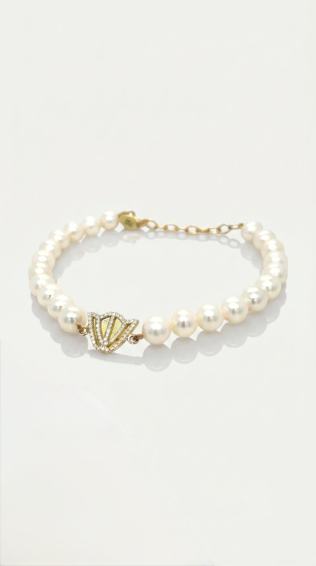 HIkayati Pearl Diamond Bracelet