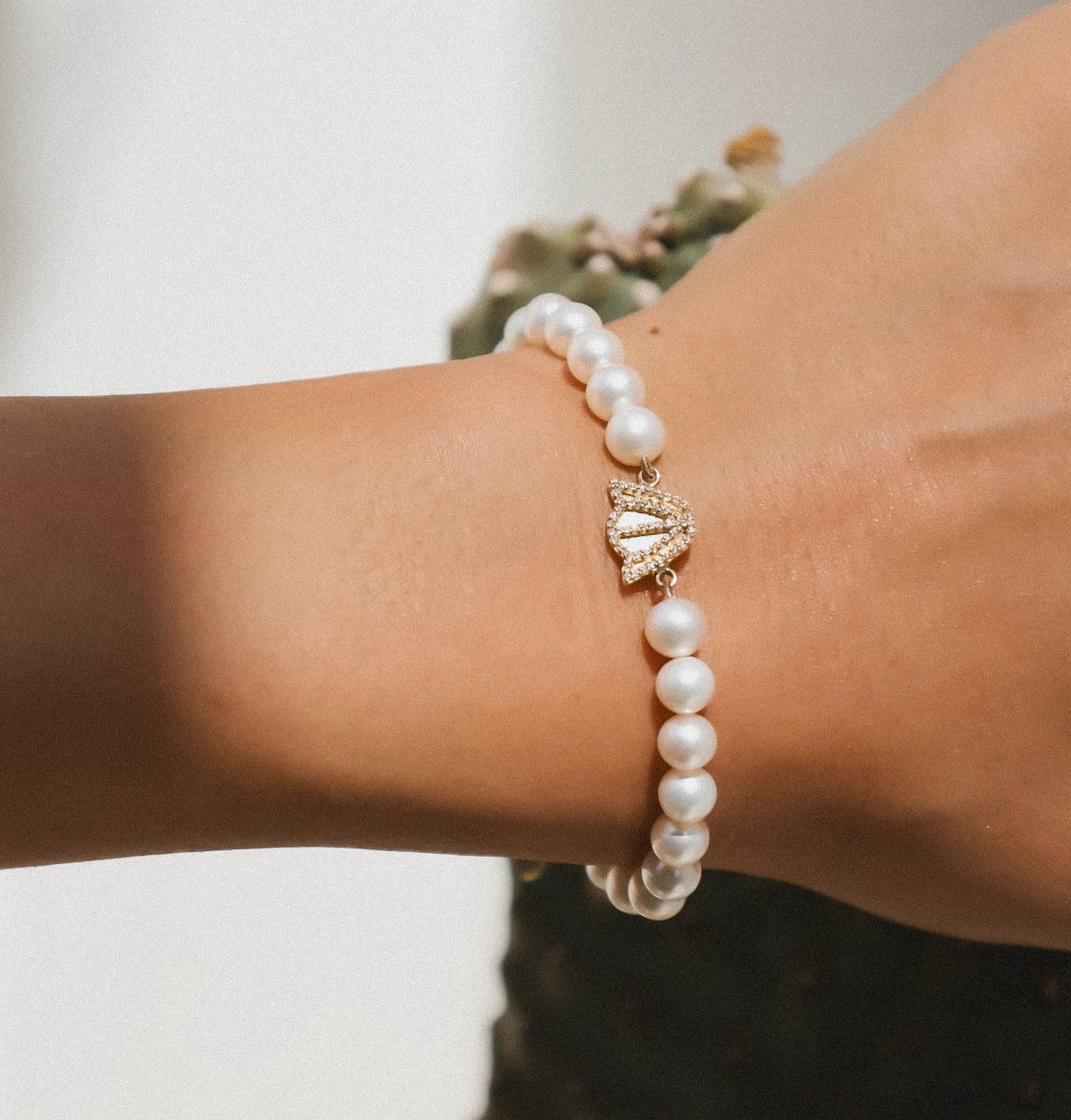 HIkayati Pearl Diamond Bracelet