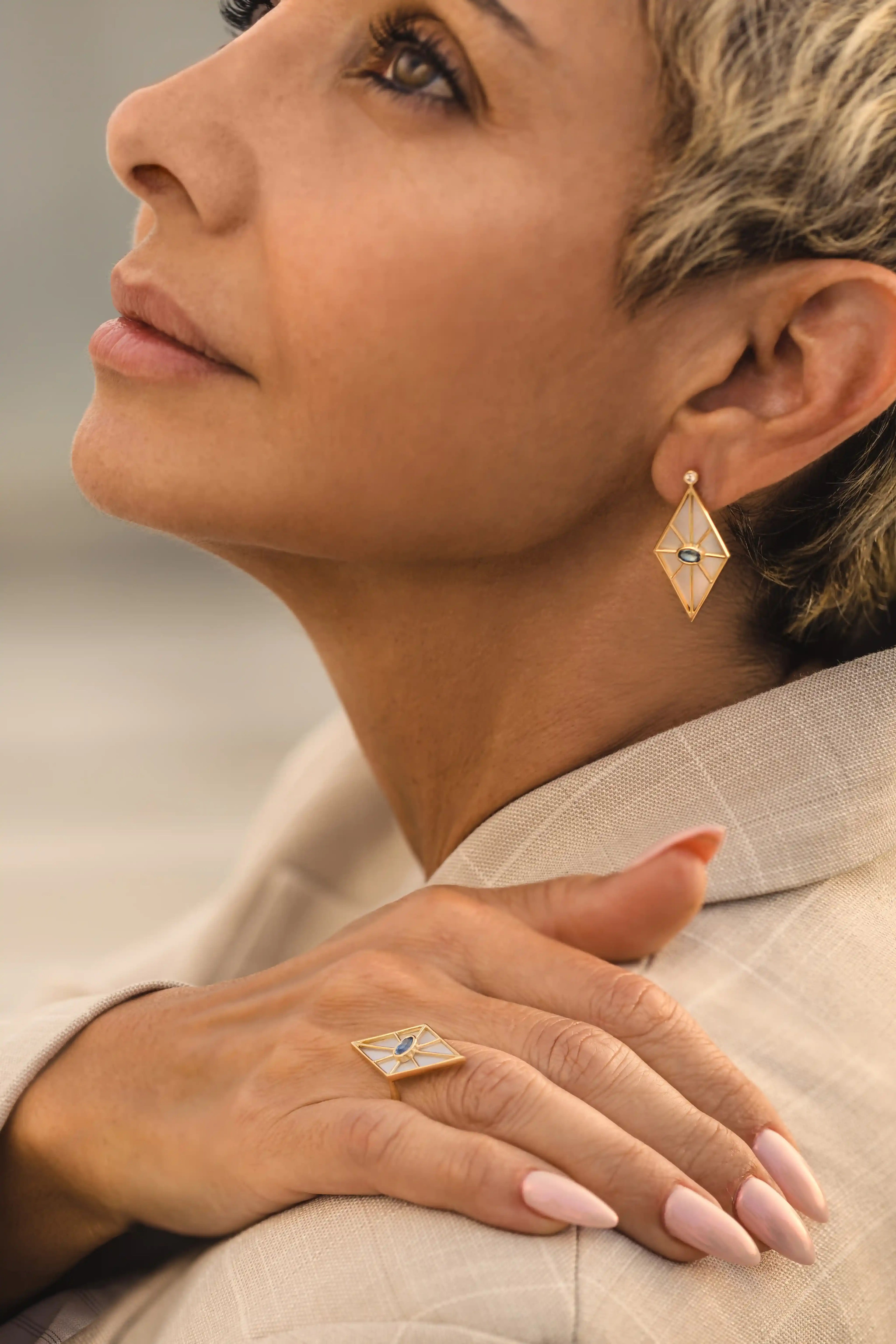 Sapphire Mother of Pearl Ring